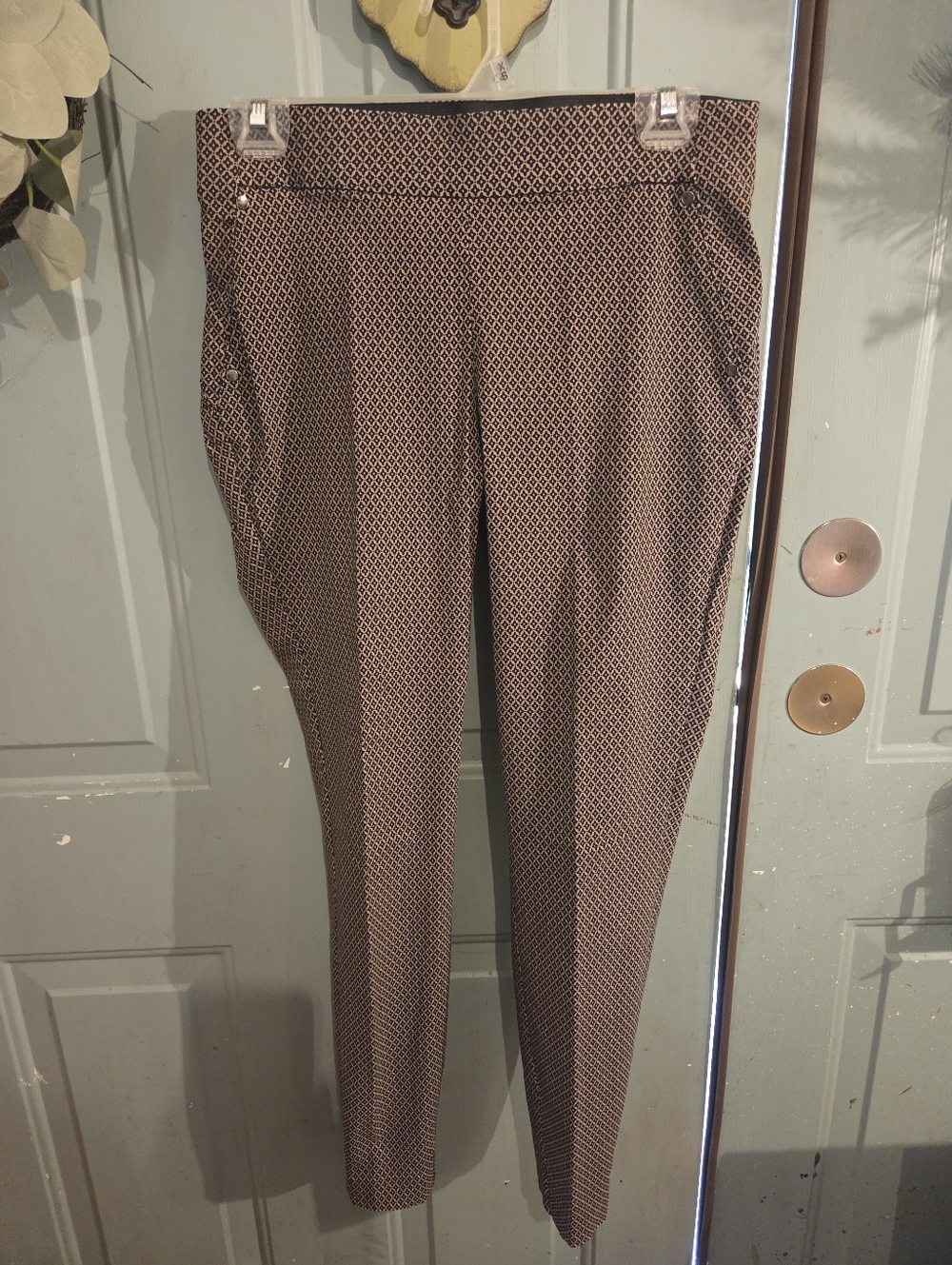 Maurices Black/ Tan Geometric Dress Pants